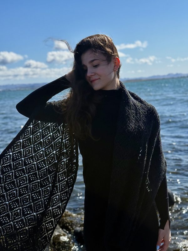 Lace pattern shawl - Image 3